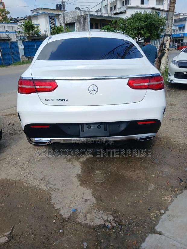 White Mercedes-Benz GLE 350d 4MATIC 2017 - High-End SUV on Offer