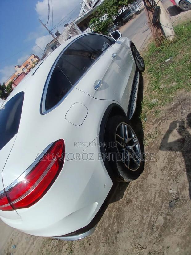 White Mercedes-Benz GLE 350d 4MATIC 2017 - High-End SUV on Offer