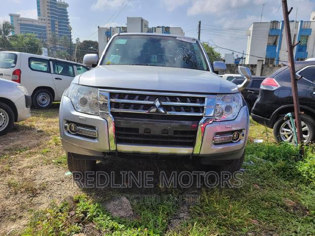 Mitsubishi Pajero V80 3.0 VR-I - Silver 2016