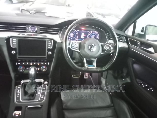 2017 Volkswagen Passat Off-White: Two Distinct Variants