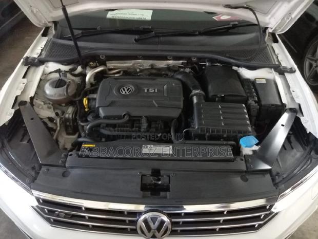 2017 Volkswagen Passat Off-White: Two Distinct Variants