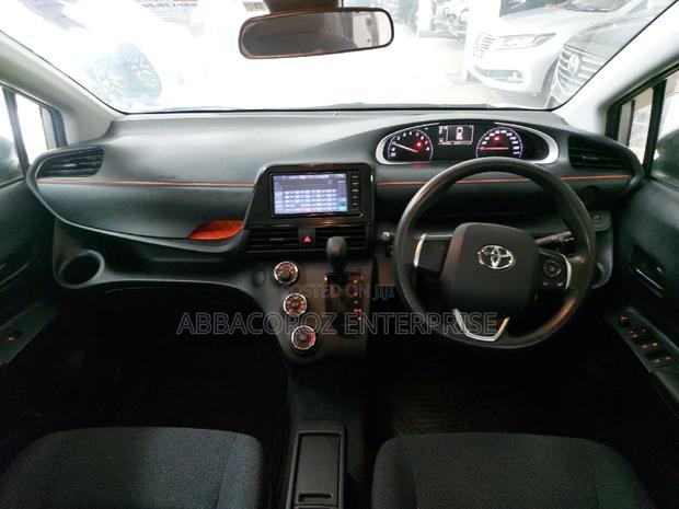 2016 Toyota Sienta 1.5 AWD Silver - Affordable Luxury