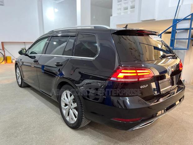 Volkswagen Golf 2017 - Black Edition: Modern and Elegant