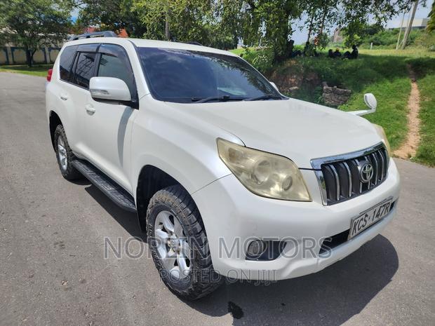 Luxury 2012 Toyota Land Cruiser Prado Pearl: Elevate Your Driving Experience