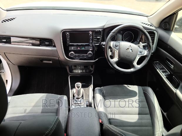 Mitsubishi Outlander 2.0 PHEV AWD 2016 - Certified Pre-Owned