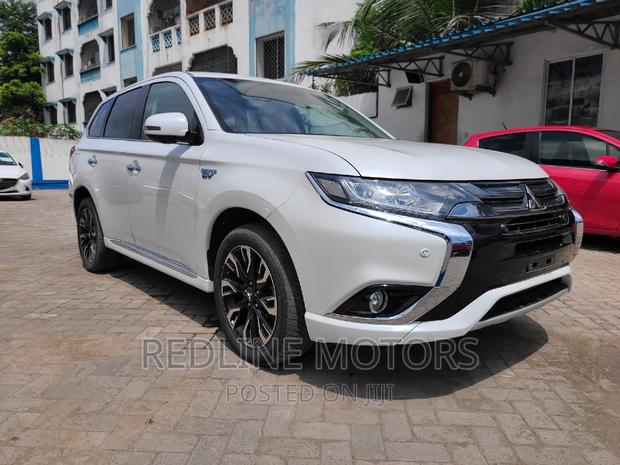 Mitsubishi Outlander 2.0 PHEV AWD 2016 - Certified Pre-Owned
