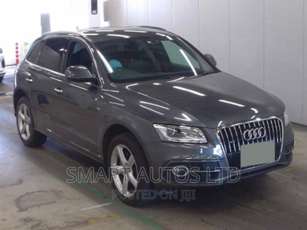 Gray 2017 Audi Q5 - High-Performance SUV