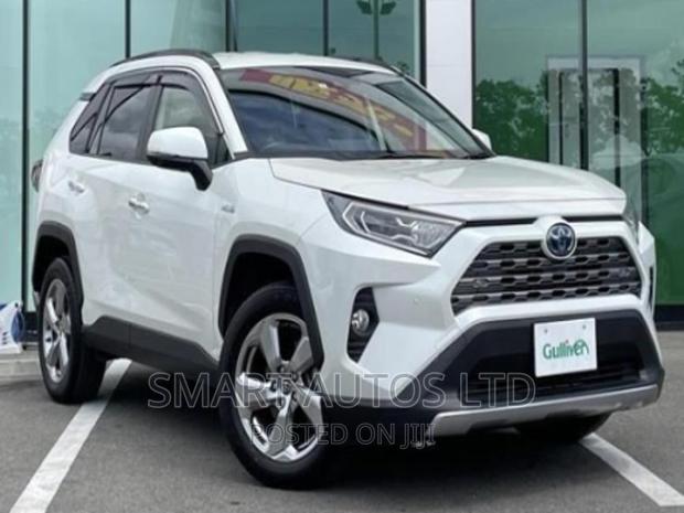 2019 Toyota RAV4 Pearl Edition: Modern SUV with Unmatched Comfort