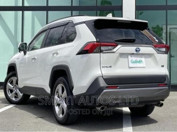 2019 Toyota RAV4 Pearl Edition: Modern SUV with Unmatched Comfort