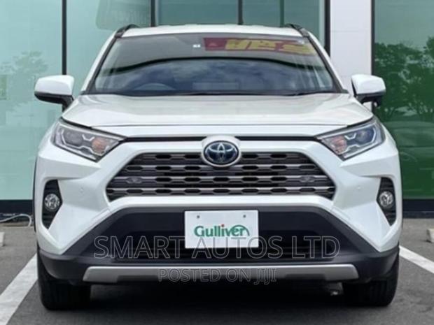 2019 Toyota RAV4 Pearl Edition: Modern SUV with Unmatched Comfort