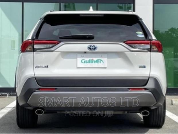 2019 Toyota RAV4 Pearl Edition: Modern SUV with Unmatched Comfort