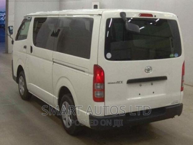 Toyota HiAce 2016 - White - 2.5L Petrol, Automatic, 16 Seater Minibus
