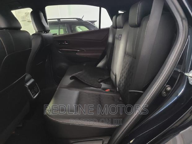 2016 Toyota Harrier Blue 4WD 2.0 - Performance and Style