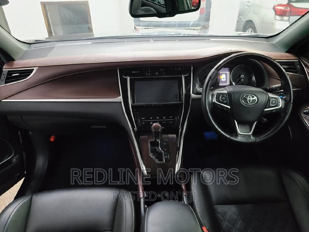 2016 Toyota Harrier Blue 4WD 2.0 - Performance and Style