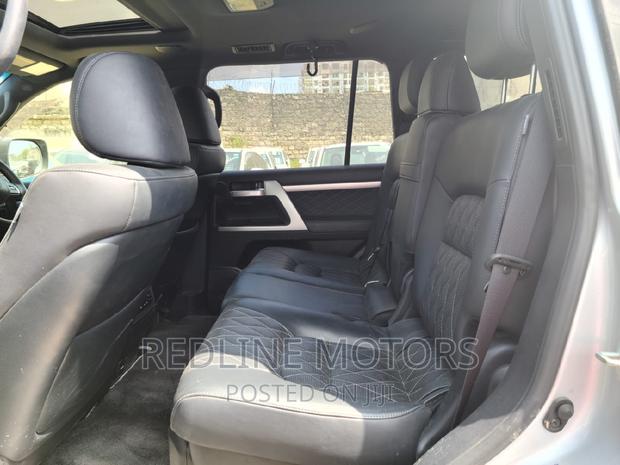 Used 2016 Toyota Land Cruiser 4.6 V8 ZX in Excellent Condition - Silver