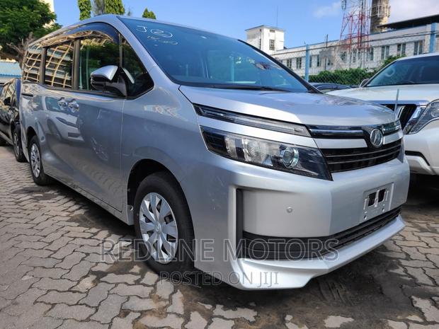 2016 Toyota Voxy Silver - High-Quality Used MPV for Sale