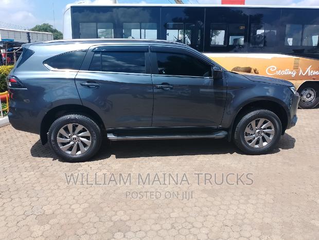New Isuzu MU-X 2024 Gray