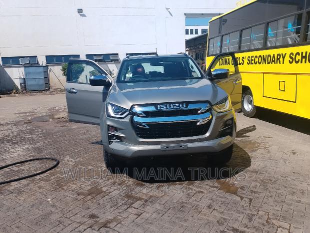 New Isuzu MU-X 2024 Gray