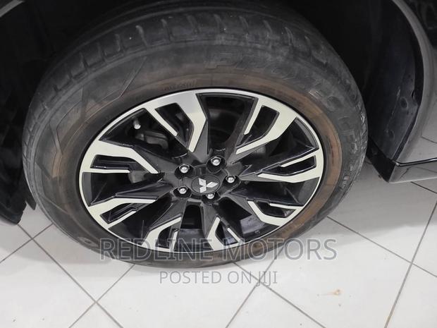 Premium 2016 Mitsubishi Outlander PHEV AWD - Black