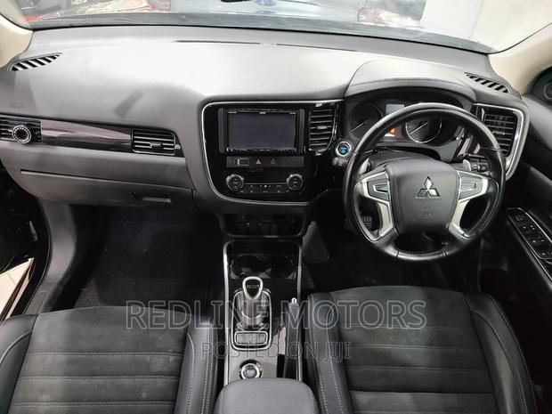 Premium 2016 Mitsubishi Outlander PHEV AWD - Black