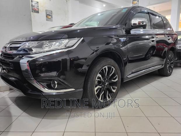 Premium 2016 Mitsubishi Outlander PHEV AWD - Black