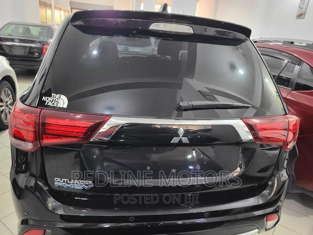 Premium 2016 Mitsubishi Outlander PHEV AWD - Black