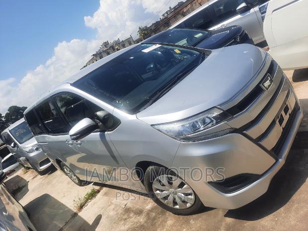 2017 Toyota Noah 2.0 FWD 7-Seater in Silver - Ideal for Comfortable Journeys
