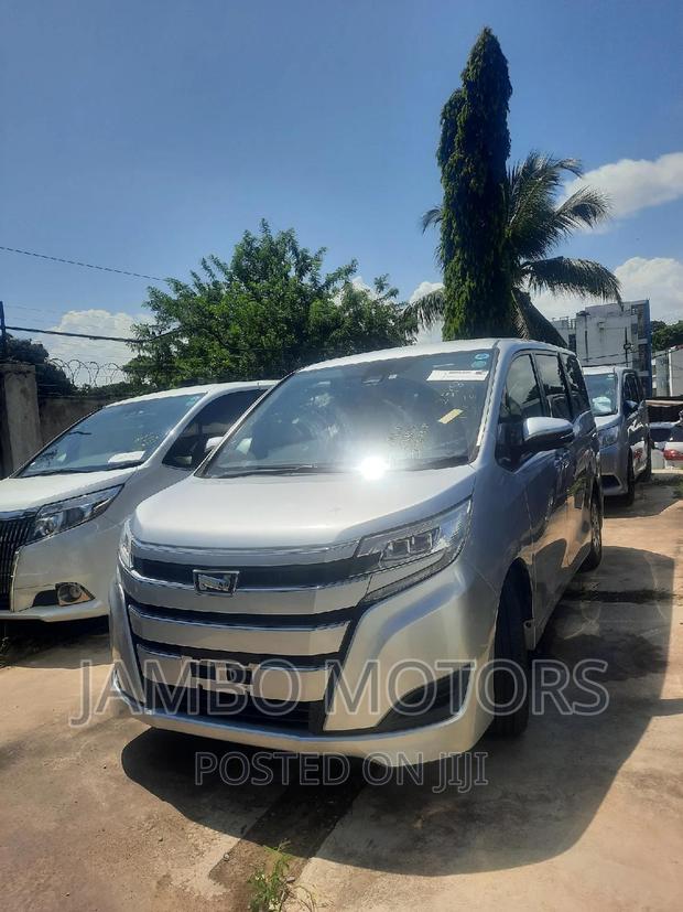2017 Toyota Noah 2.0 FWD 7-Seater in Silver - Ideal for Comfortable Journeys