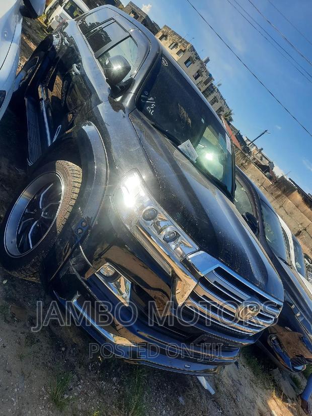 2017 Toyota Land Cruiser V8 AX Black - Pre-owned Luxury