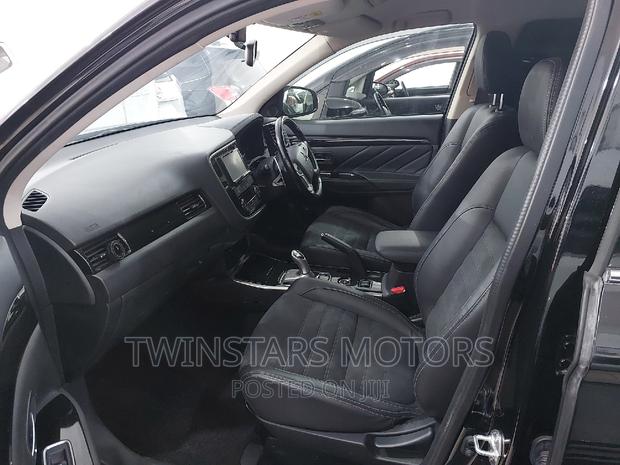 Mitsubishi Outlander PHEV 2017 AWD Black