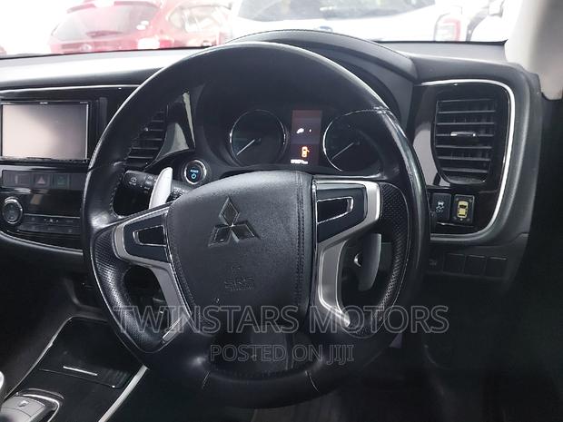 Mitsubishi Outlander PHEV 2017 AWD Black