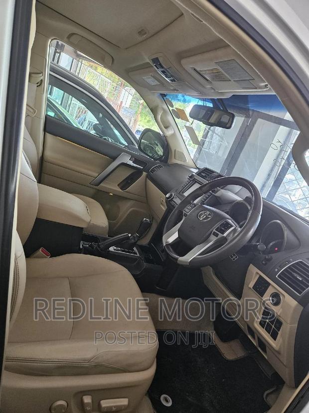 White Toyota Land Cruiser Prado 2.8 2017 - Premium Condition