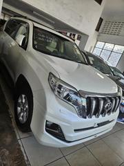 White Toyota Land Cruiser Prado 2.8 2017 - Premium Condition for sale
