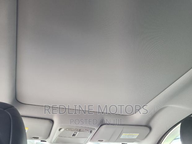 2016 Nissan X-Trail Hybrid FWD White - Modern SUV for Sustainable Living