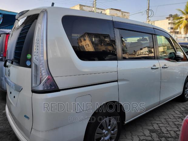 White Nissan Serena 2016: Comfortable and Reliable Minivan