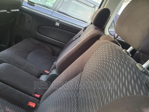 White Nissan Serena 2016: Comfortable and Reliable Minivan