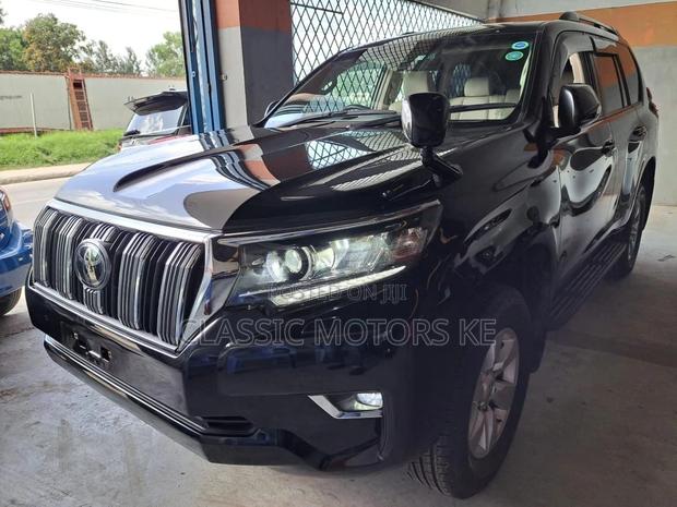 Elegant 2.7L Toyota Land Cruiser Prado 2018 Black
