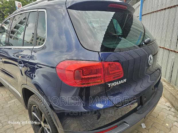 2016 Volkswagen Blue Tiguan - Compact SUV with Style and Comfort