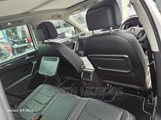 Volkswagen Tiguan 2018 Pearl: Modern SUV with Comfortable Interior