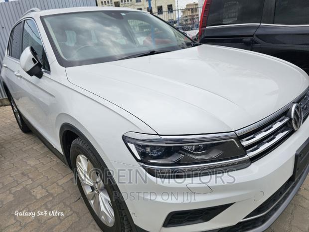 Volkswagen Tiguan 2018 Pearl: Modern SUV with Comfortable Interior