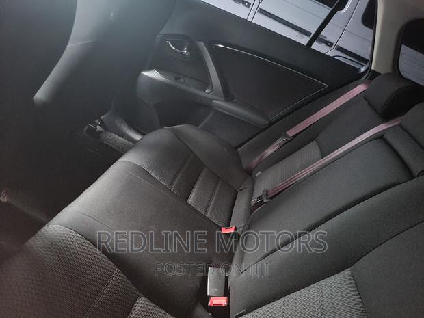 2016 Toyota Avensis Pearl - Spacious Sedan with Luxury Amenities
