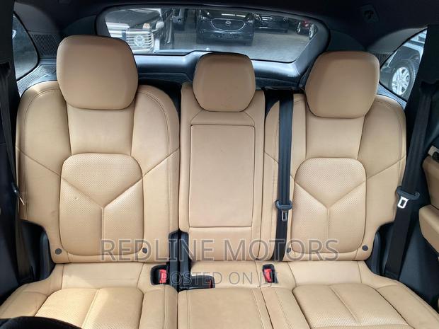 AWD 2016 Porsche Cayenne Turbo - Gray