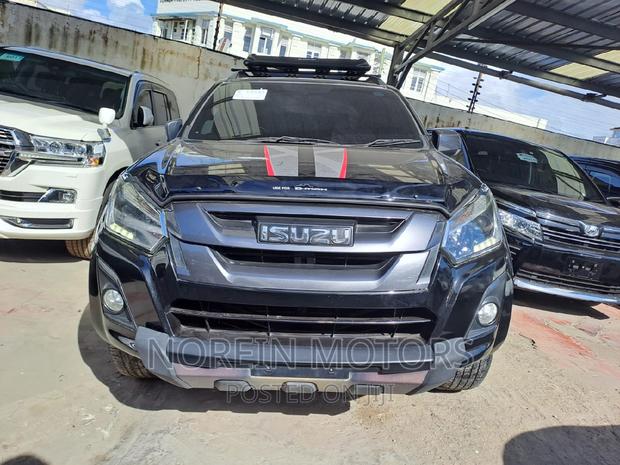 2017 Isuzu D-MAX Blue: Powerful Pickup Truck