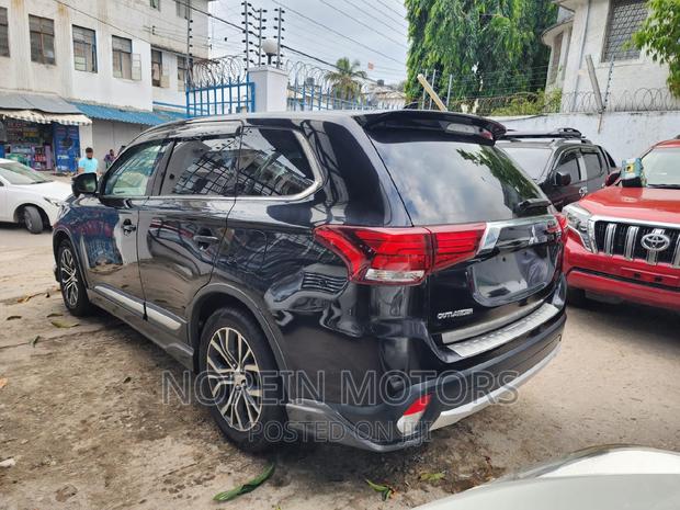Used 2017 Mitsubishi Outlander in Matt Black: Excellent Condition