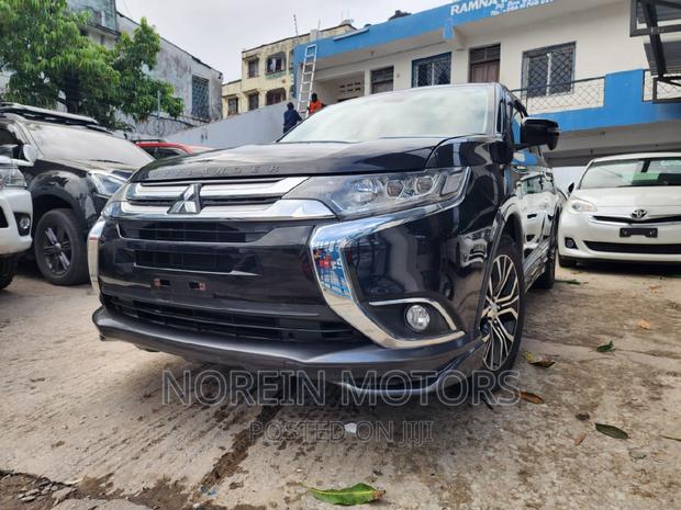 Used 2017 Mitsubishi Outlander in Matt Black: Excellent Condition