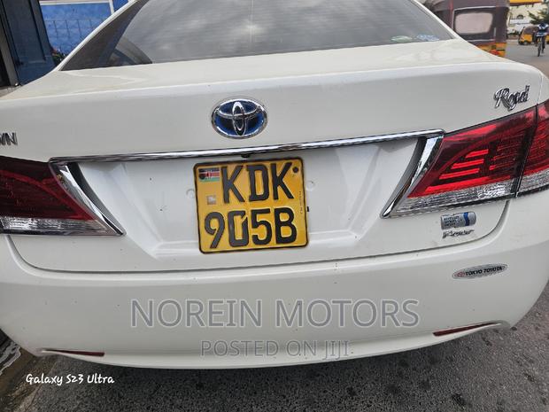 New 2016 Toyota Crown Pearl: Premium Sedan Available