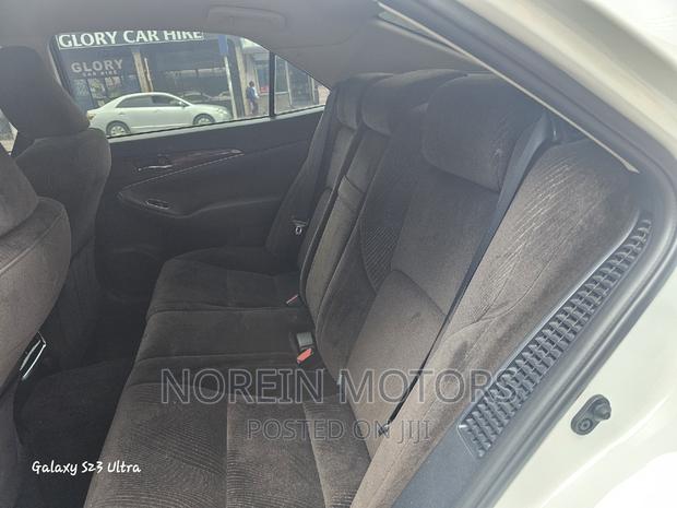 New 2016 Toyota Crown Pearl: Premium Sedan Available