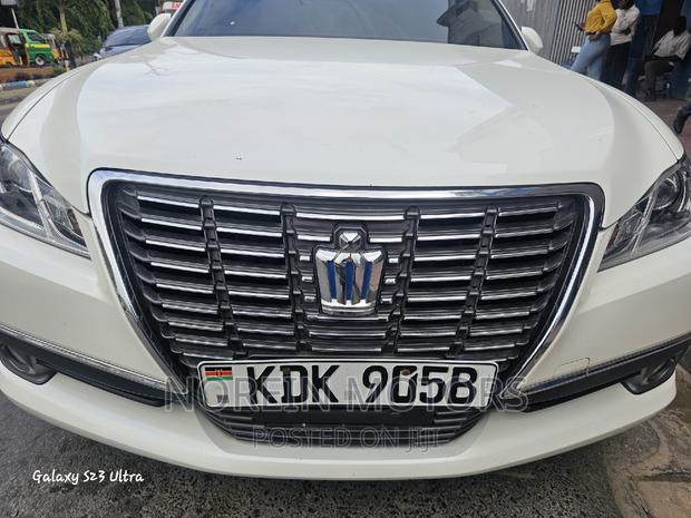 New 2016 Toyota Crown Pearl: Premium Sedan Available