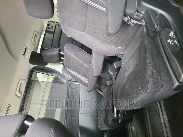 Black 2016 Toyota Noah 1.8 FWD Hybrid: Stylish 7-Seater