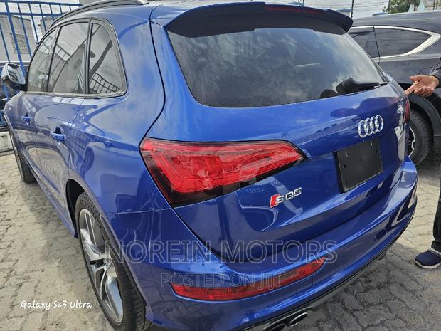 Blue Audi Q5 2018: Stylish & Efficient SUV